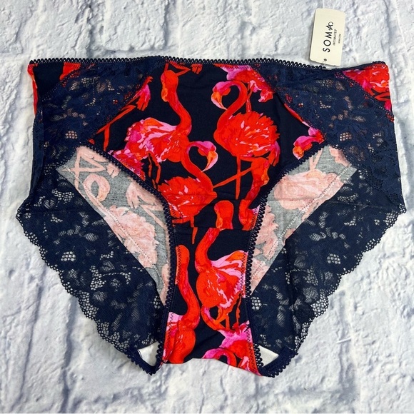 Soma flamingo panties EMBRACEABLE
Signature Lace High-Leg Brief - Picture 3 of 5